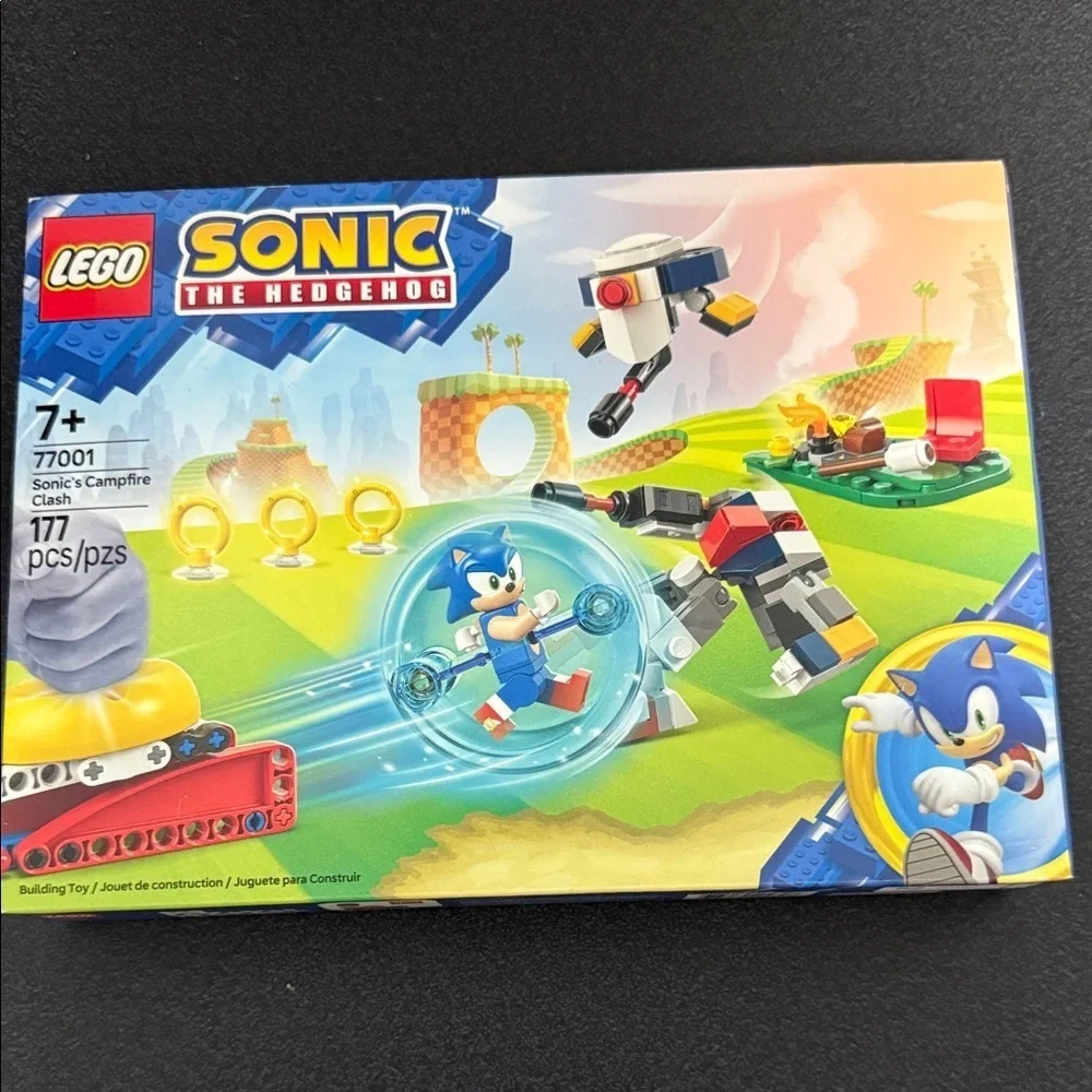 LEGO Sonic the Hedgehog Campfire Set - Blue, Red, and Yellow